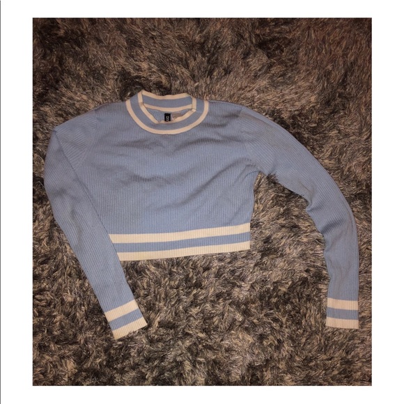 Light blue long sleeve crop top - Picture 2 of 4